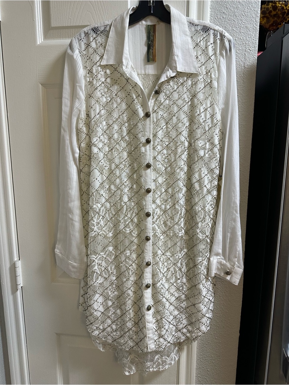 Arratta White Lace-and beaded. Button-Front Shirt Dress -